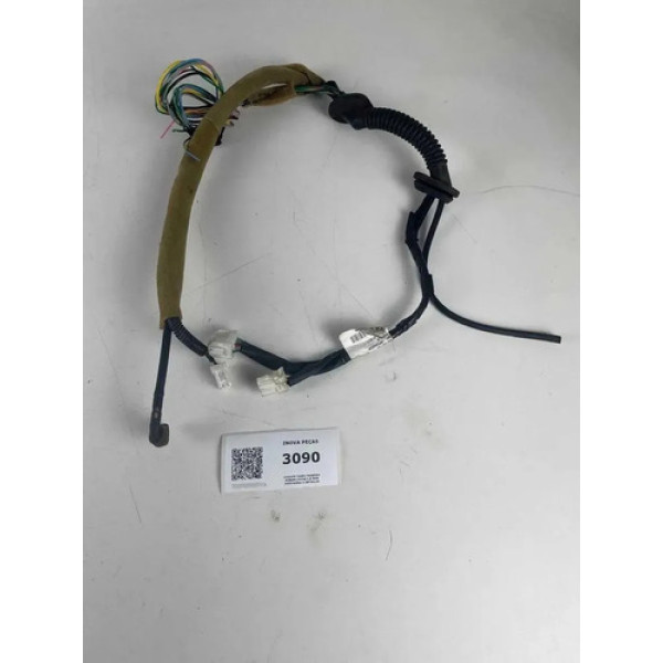 Chicote Tampa Traseira Nissan Livina 1.8 2009 C Detalhe