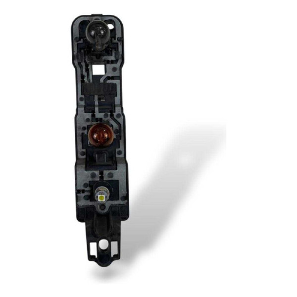 Soquete Lanterna Direito Nissan March 2015 2018 