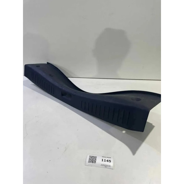 Moldura Soleira Porta Malas Focus Hatch 2009 A 2013 Cinza