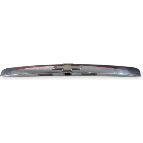 Moldura Tampa De Mala Placa Cromada Chevrolet Tracker 2015 Preto