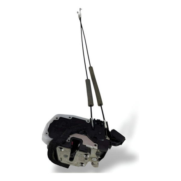 Fechadura Da Porta Dianteira Esquerda Nissan Versa 2015 2019