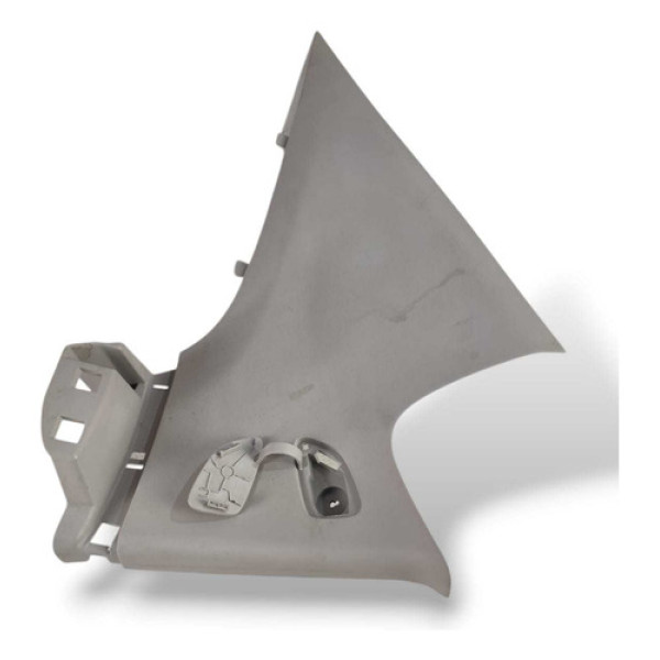 Moldura Coluna Traseira Lado Esquerdo Gm Onix Plus Sedan 23