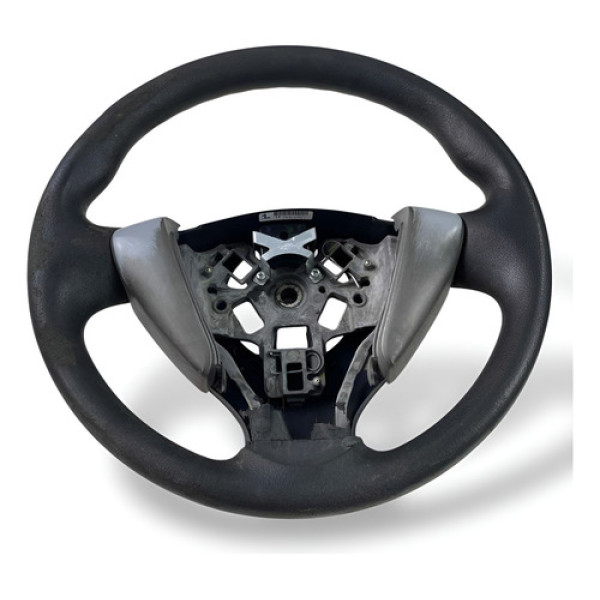 Volante Nissan March 2015