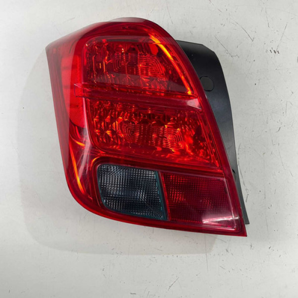 Lanterna Lado Esquerdo Chevrolet Tracker 2015 Detalhe