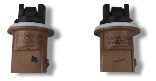 Par Soquete Lâmpada Farol H4 Nissan March 2014 2019 Marrom