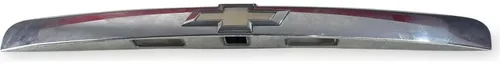 Moldura Tampa De Mala Placa Cromada Chevrolet Tracker 2015 Prateado